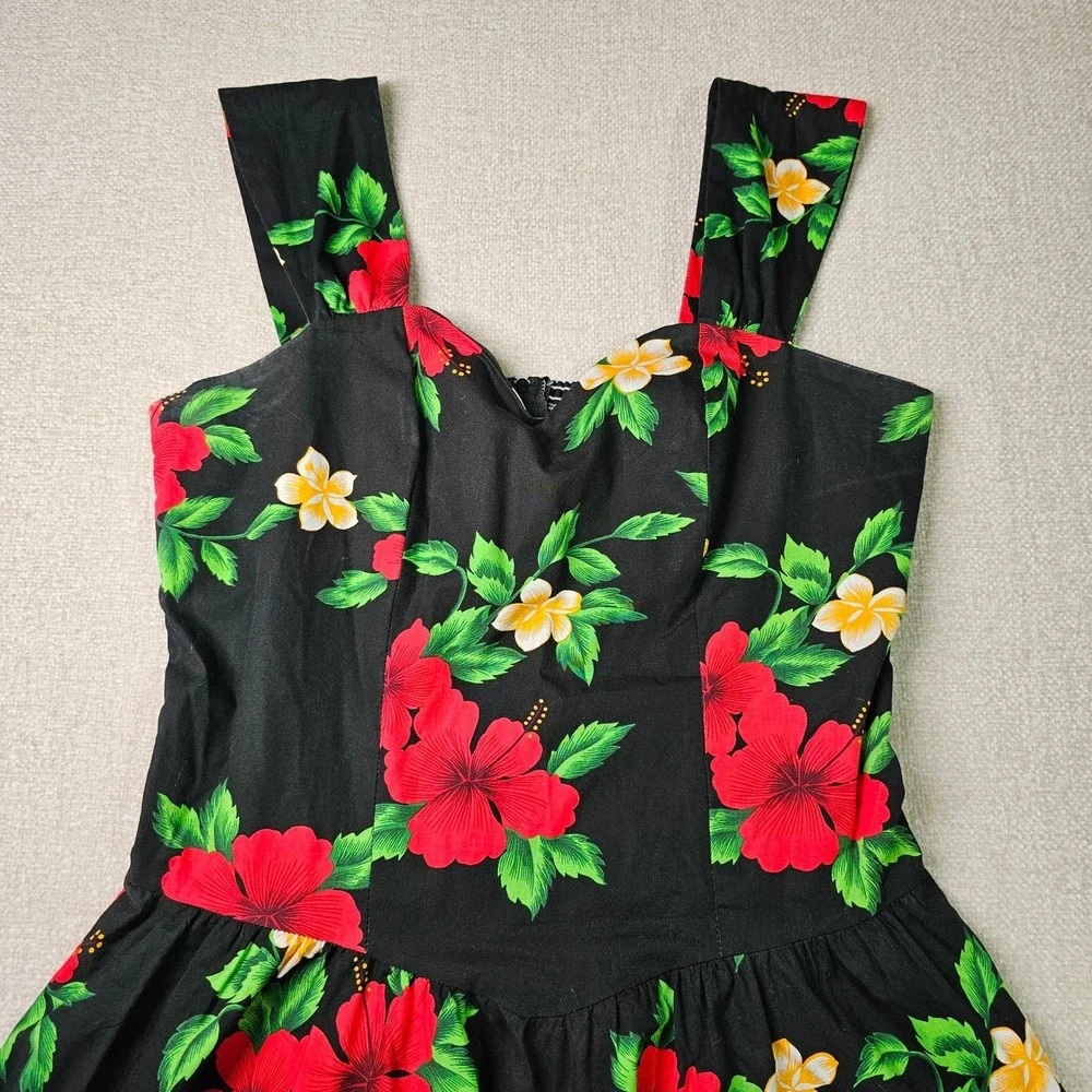 Vintage Royal Creations Hawaiian Dress‎ Black Red Hibiscus Floral Midi Smocked M